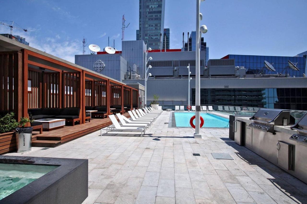 Bright Condo In The Heart Of Toronto Exterior photo